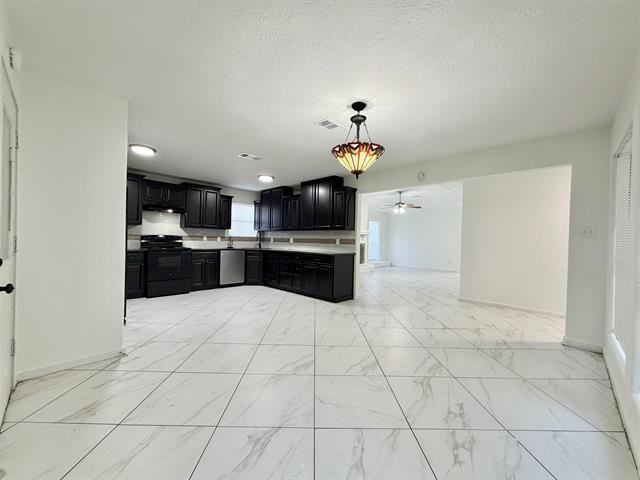 6360 Forest Trail Cir - Photo 4 of 37