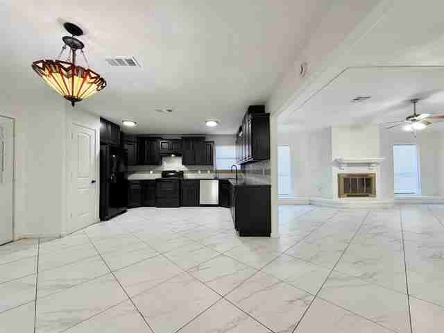 6360 Forest Trail Cir - Photo 5 of 37