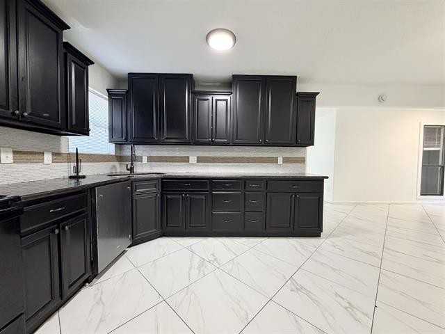 6360 Forest Trail Cir - Photo 7 of 37