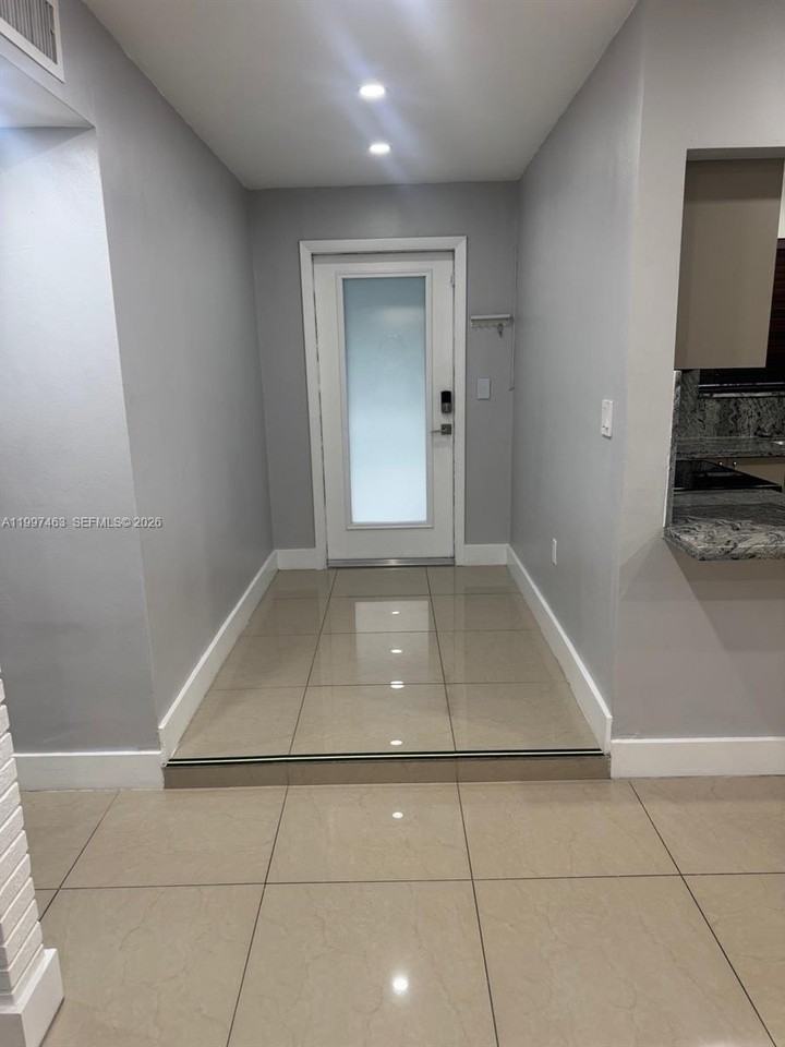 7541 Miramar Pkwy - Photo 3 of 33