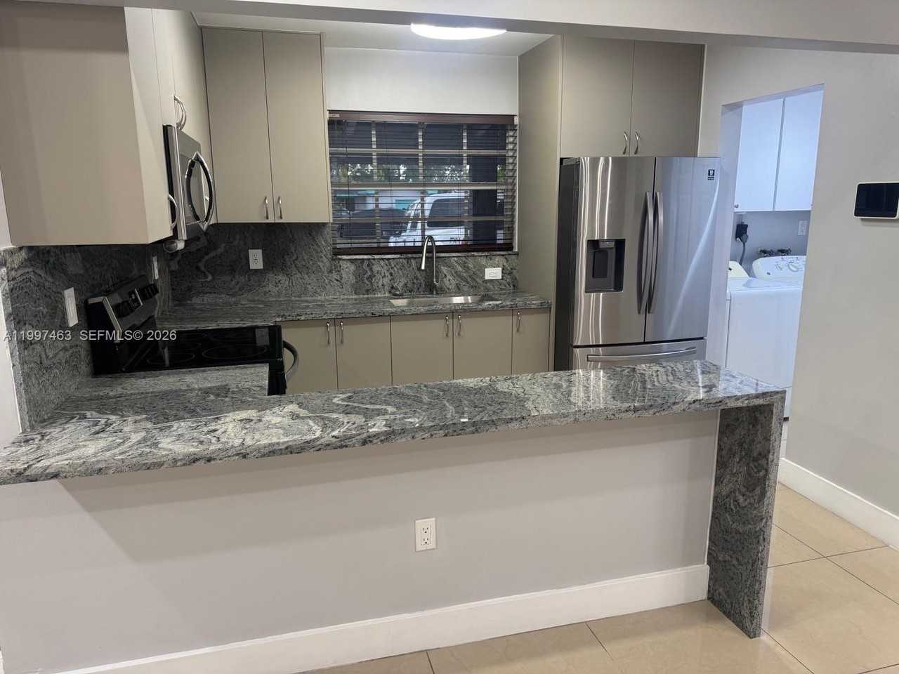 7541 Miramar Pkwy - Photo 5 of 33