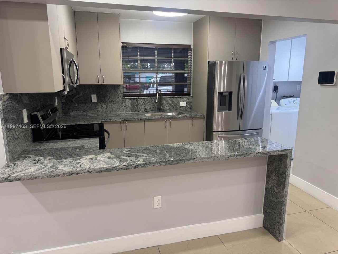 7541 Miramar Pkwy - Photo 6 of 33