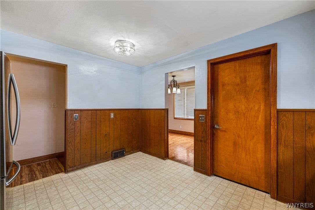 133 Halstead Ave - Photo 5 of 17