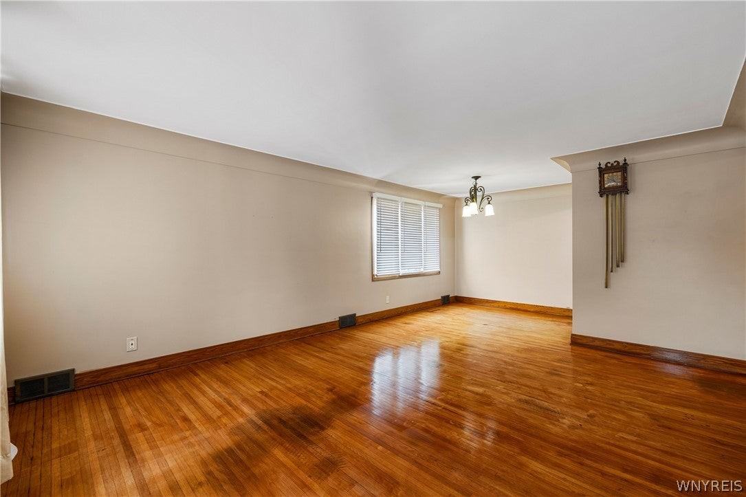 133 Halstead Ave - Photo 6 of 17