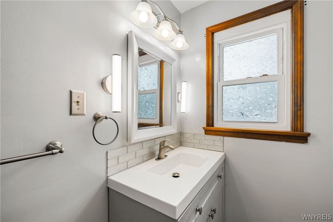 133 Halstead Ave - Photo 7 of 17