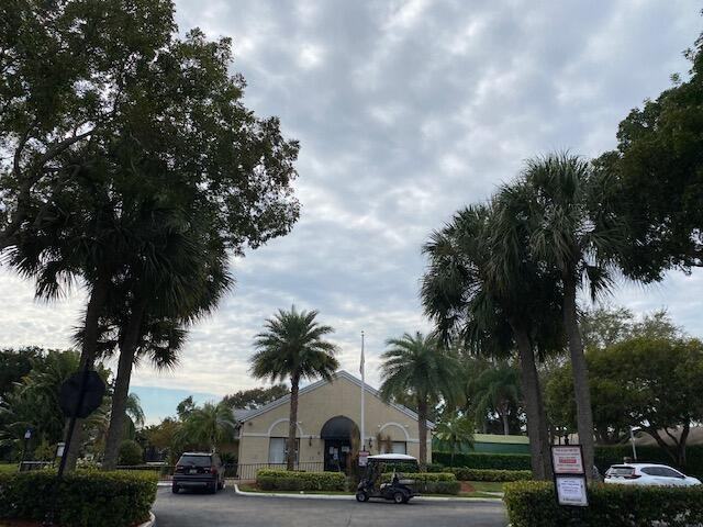 41 Buxton Ln - Photo 2 of 26