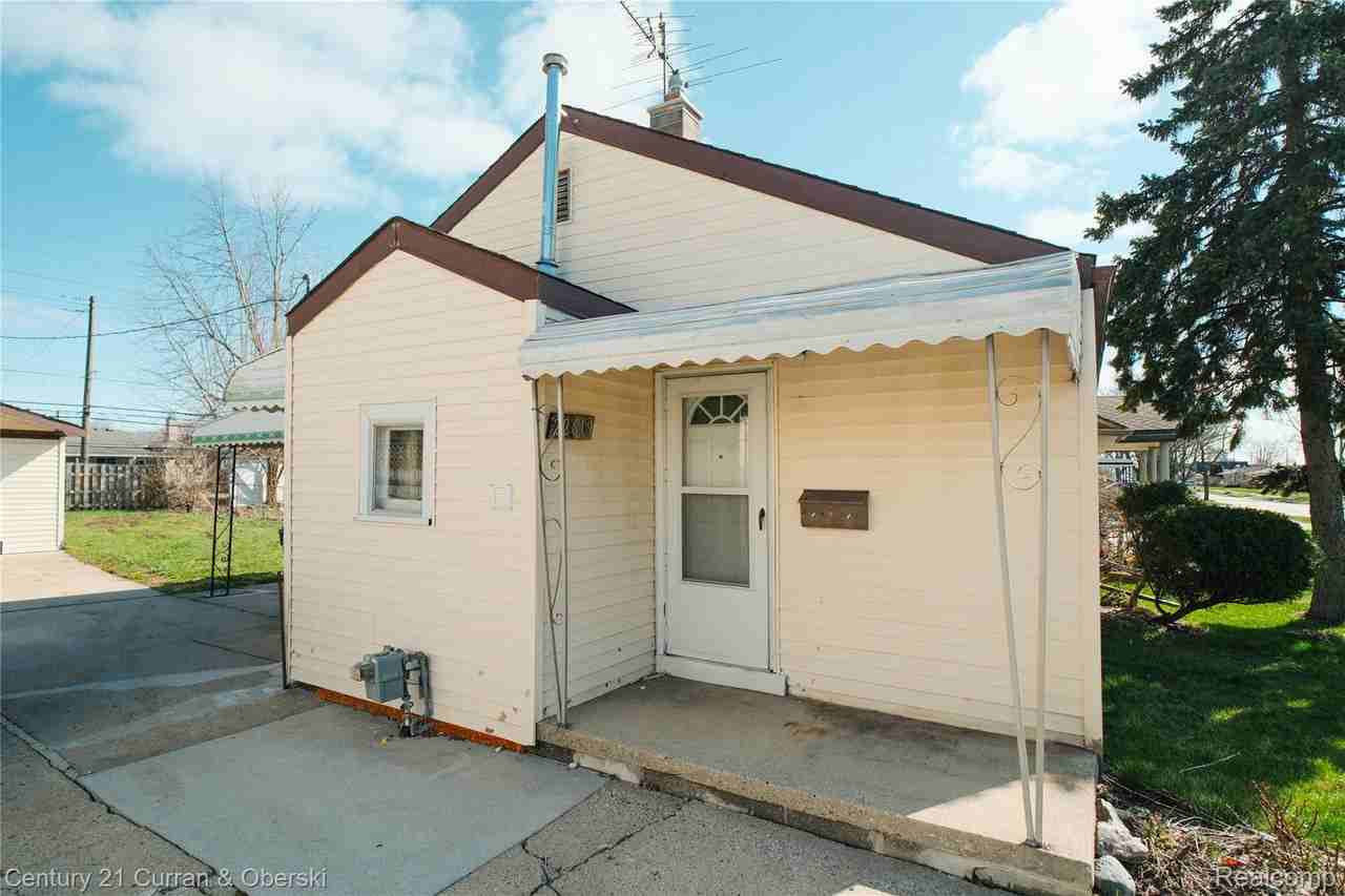 22619 Furton St - Photo 2 of 23