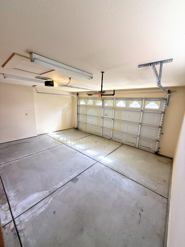 121 North N Street - Garage - Photo 2 of 5