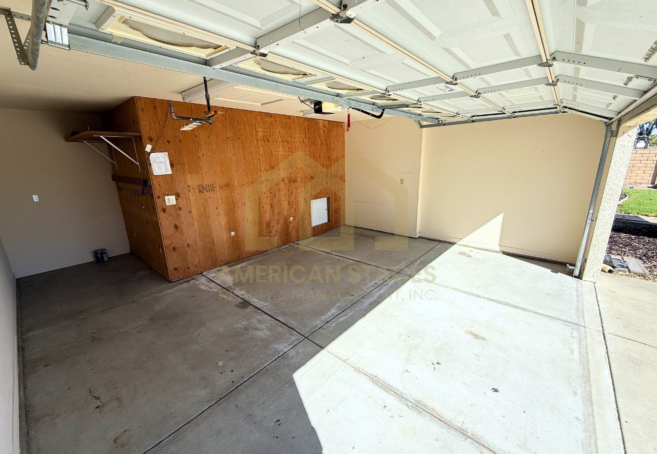 121 North N Street - Garage - Photo 4 of 5