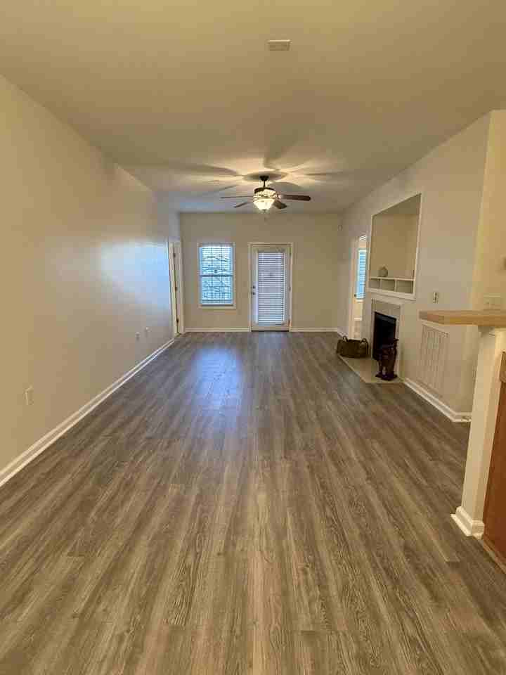 635 Marshtree Lane - 1Unit 206 #1 - Photo 3 of 11