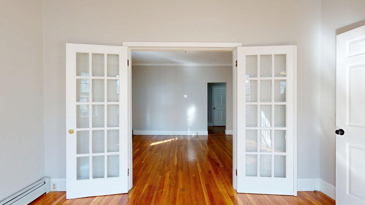 52 Clark Avenue52 Clark Avenue - 2 #2 - Photo 7 of 37