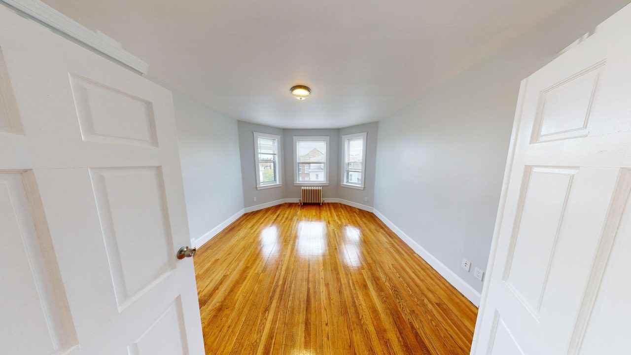 48 Clark Avenue48 Clark Avenue - 2R #2R - Photo 2 of 22