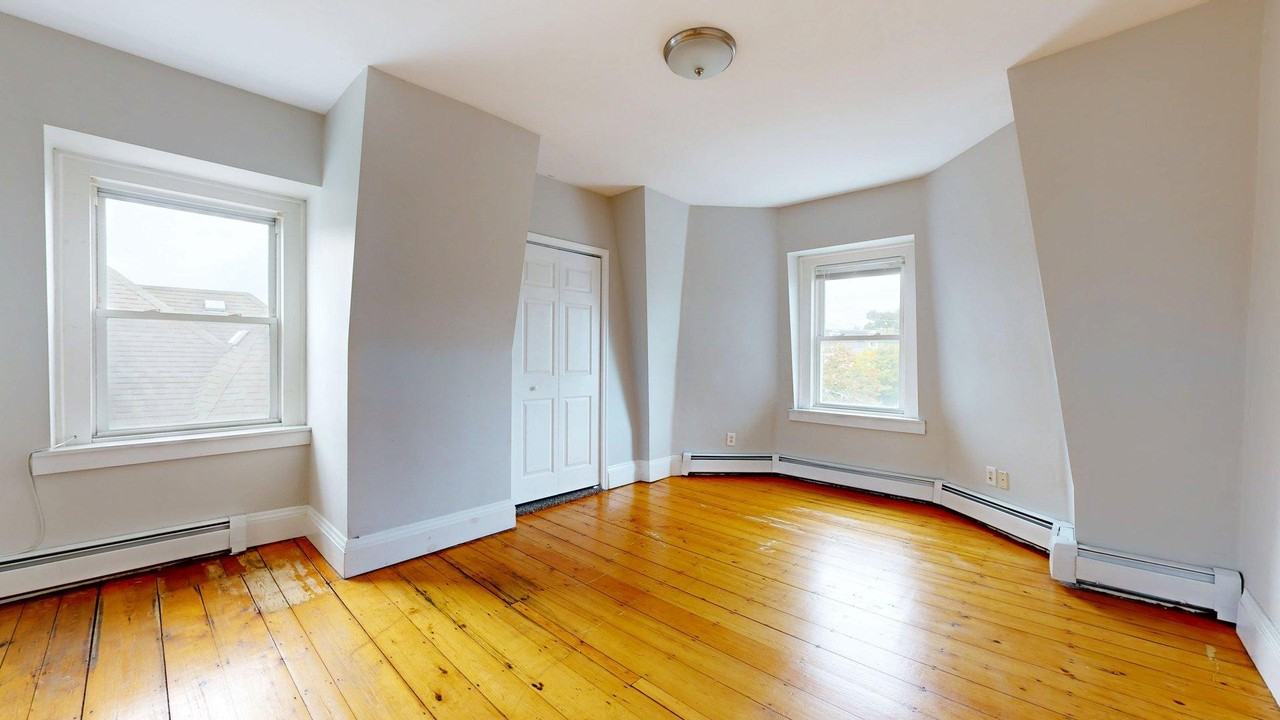 171 Trenton Street171 Trenton Street - 3 #3 - Photo 5 of 33