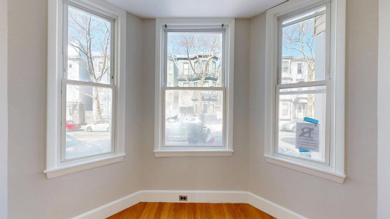 205 Chelsea Street205 Chelsea Street - 3 #3 - Photo 6 of 33