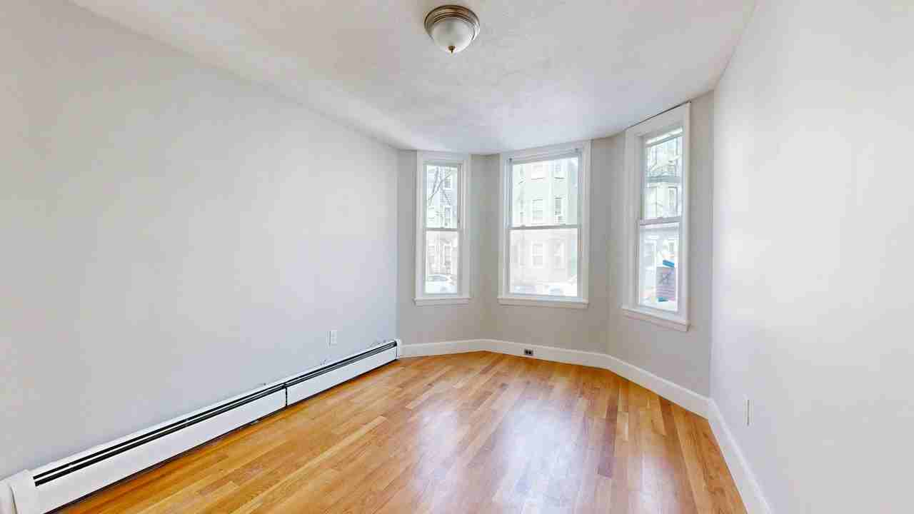 205 Chelsea Street205 Chelsea Street - 3 #3 - Photo 7 of 33