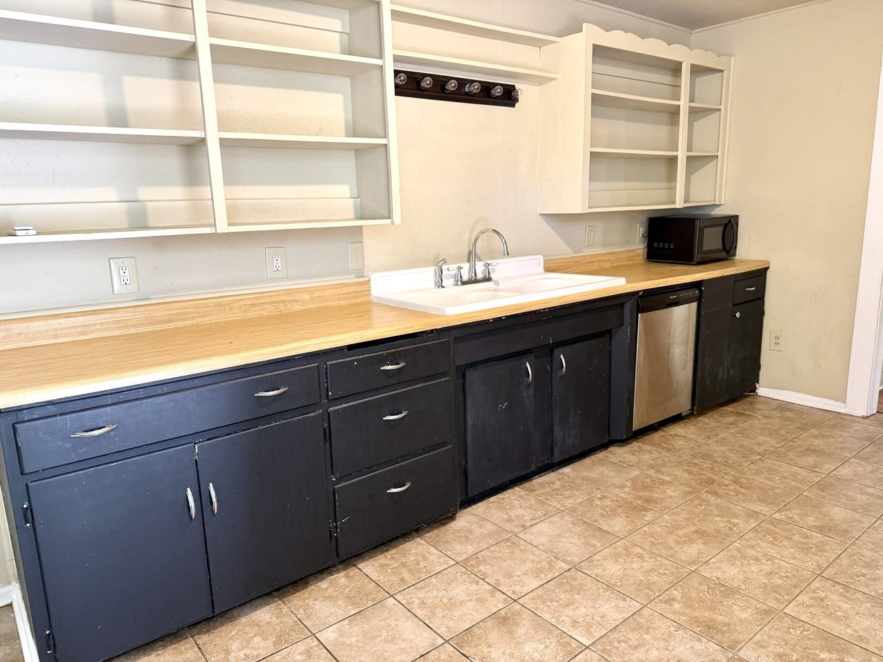 817 Hargrove St #1 - Photo 3 of 20