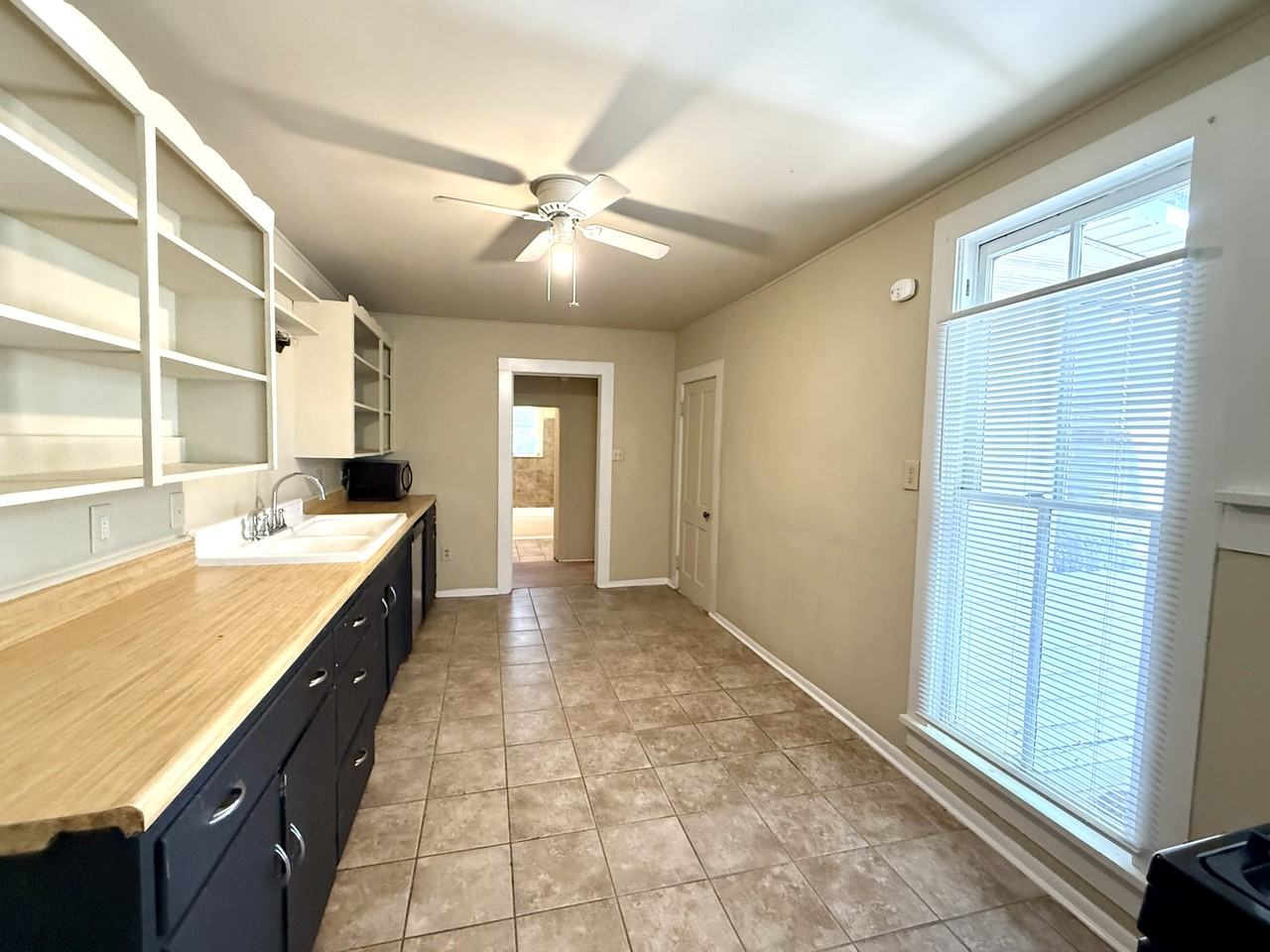 817 Hargrove St #1 - Photo 4 of 20