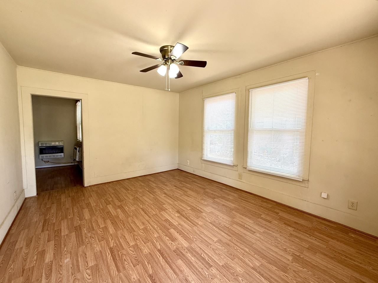 817 Hargrove St #1 - Photo 5 of 20