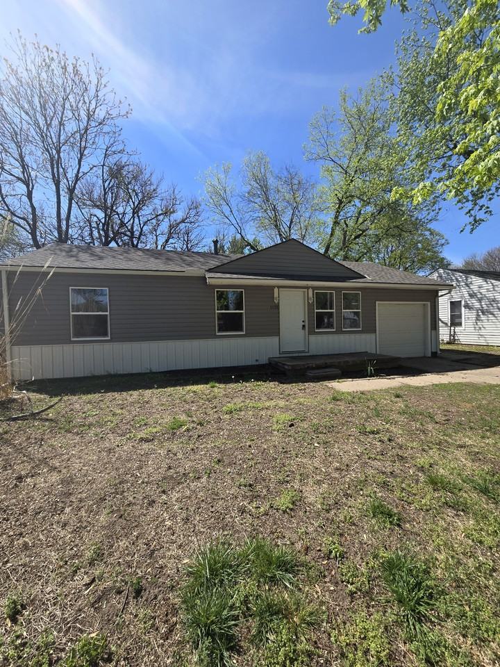 1121 E Luther St #1 - Photo 2 of 27