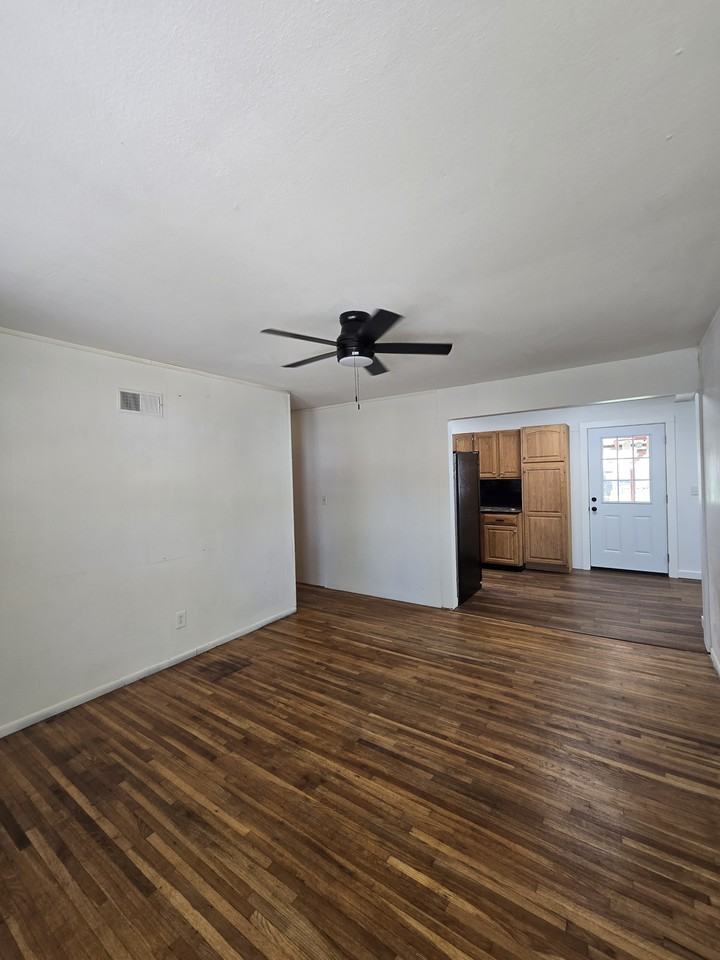 1121 E Luther St #1 - Photo 4 of 27