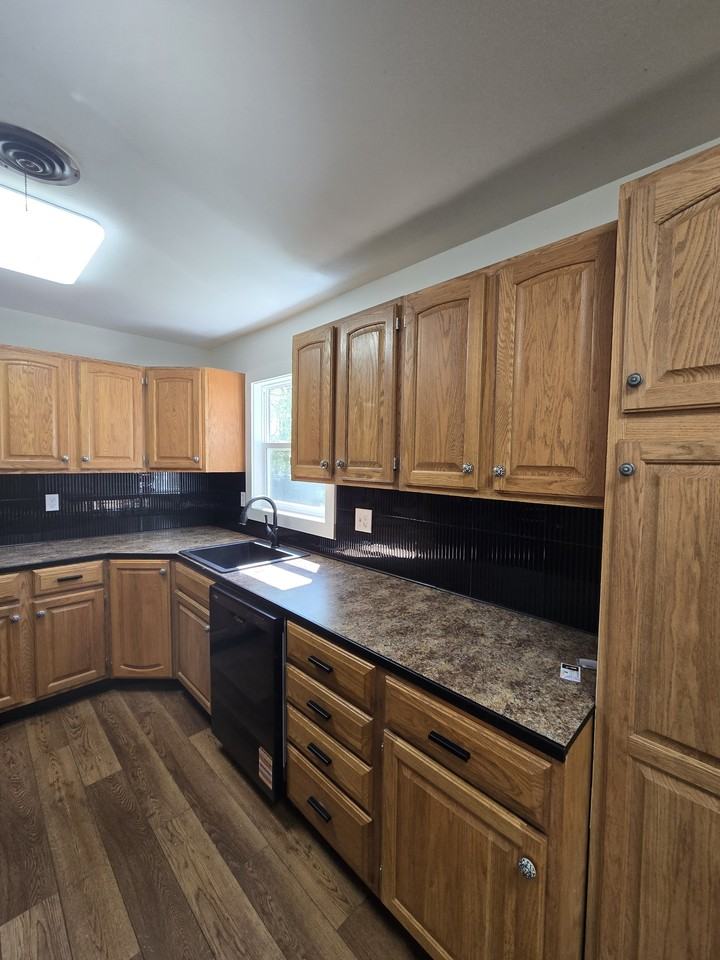 1121 E Luther St #1 - Photo 7 of 27