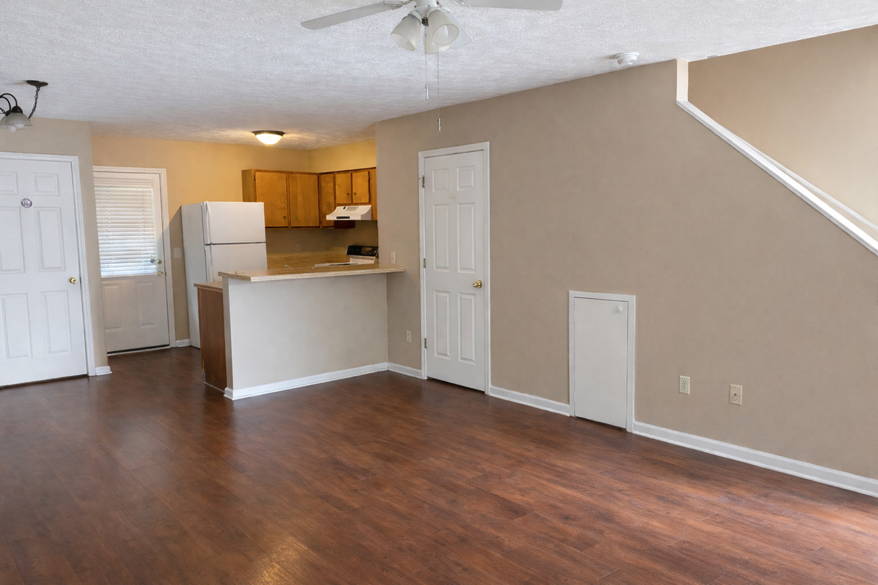 627 S Montgomery St - Photo 5 of 48