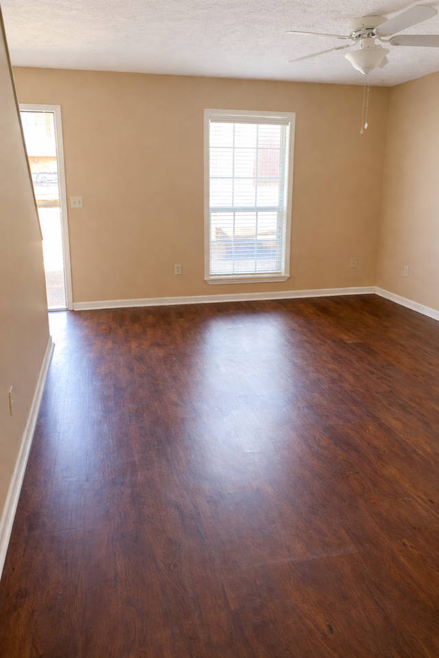 627 S Montgomery St - Photo 7 of 48