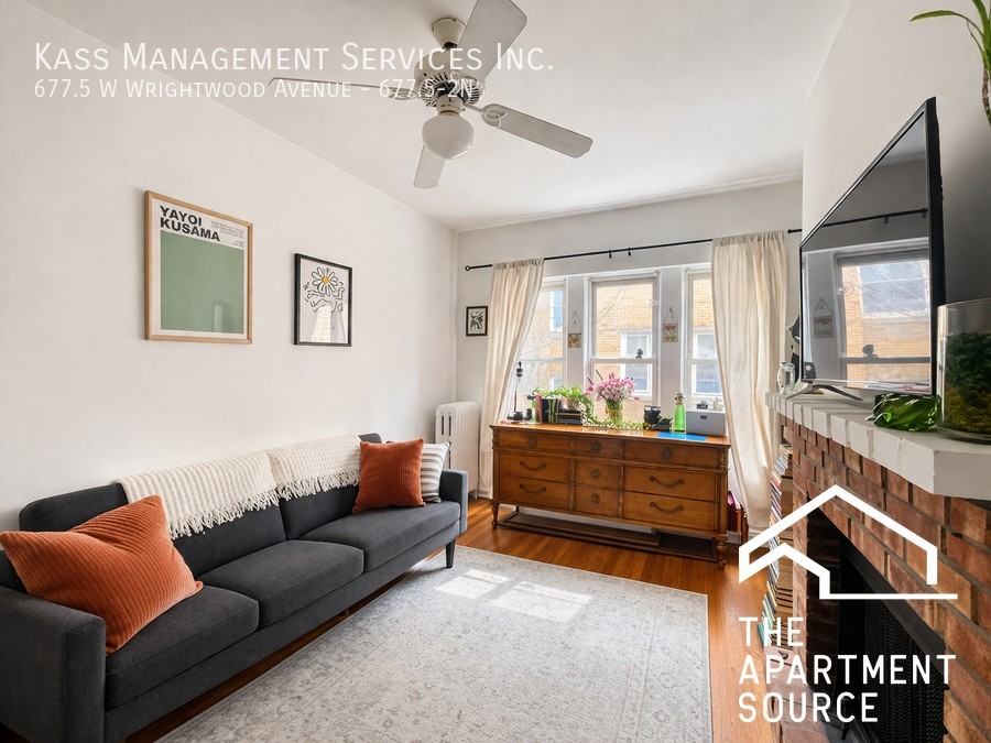 W Wrightwood Ave #2N - Photo 2 of 6