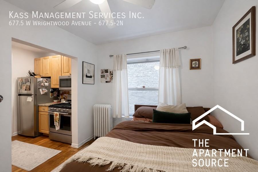 W Wrightwood Ave #2N - Photo 3 of 6