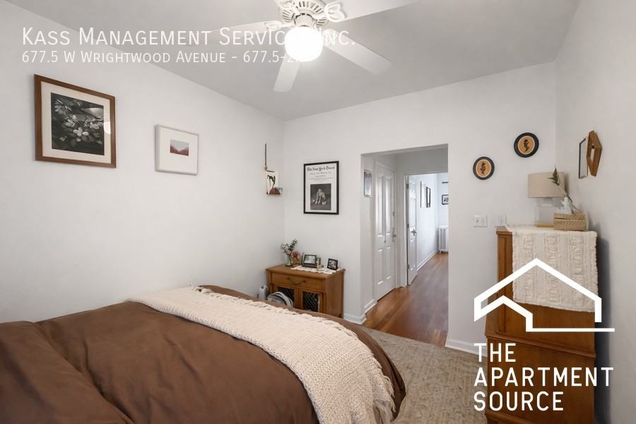 W Wrightwood Ave #2N - Photo 5 of 6