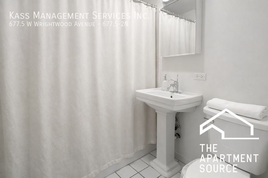 W Wrightwood Ave #2N - Photo 6 of 6