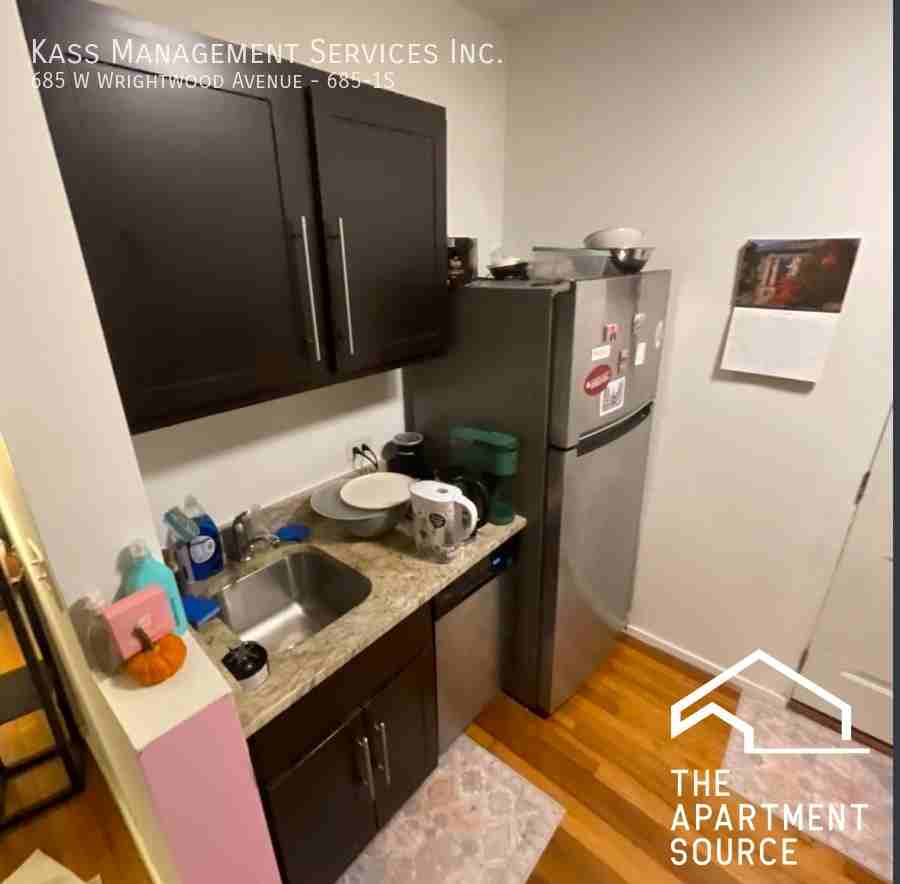 685 W Wrightwood Ave #1S - Photo 3 of 5