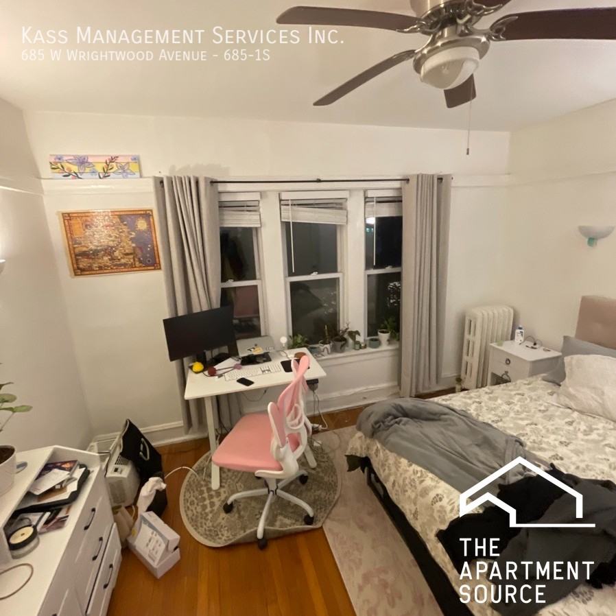 685 W Wrightwood Ave #1S - Photo 4 of 5