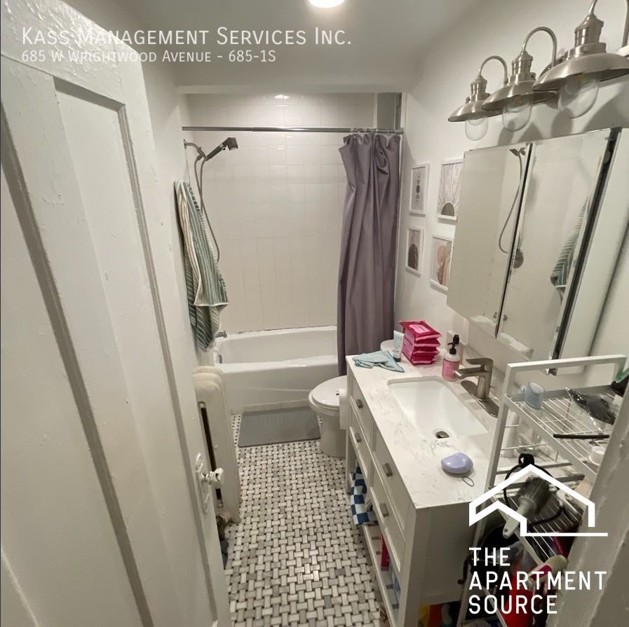 685 W Wrightwood Ave #1S - Photo 5 of 5