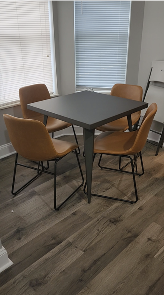 1601 Queen Anne Way - Photo 3 of 12