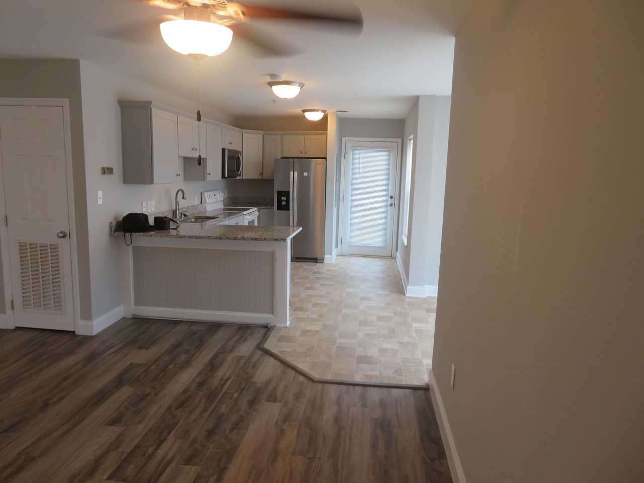 1601 Queen Anne Way - Photo 4 of 12