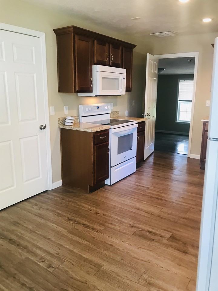 1515 N Western Ave #1 - Photo 4 of 10