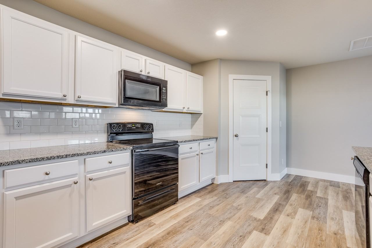 8843 W Haylee St #1 - Photo 5 of 17