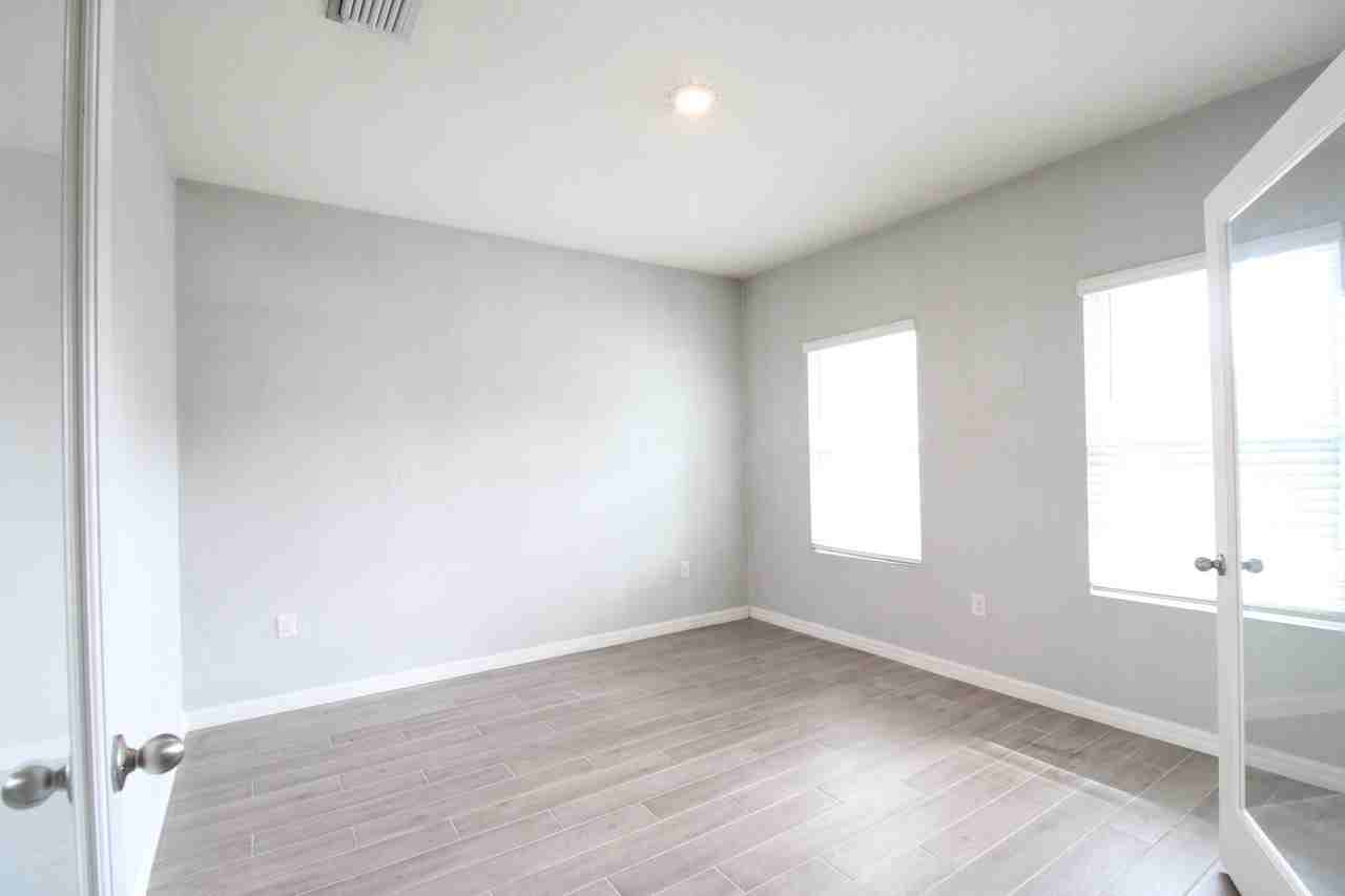 1462 Nw 136th Ter #1 - Photo 4 of 38