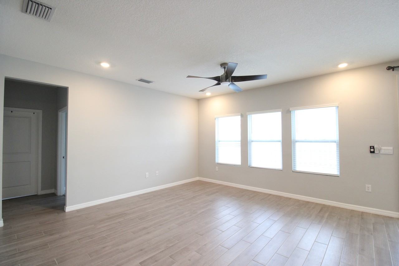 1462 Nw 136th Ter #1 - Photo 6 of 38