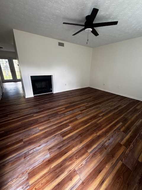 Carter Cir #405 - Photo 3 of 3