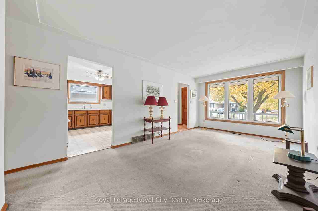 17 Muskoka Drive - Photo 4 of 24