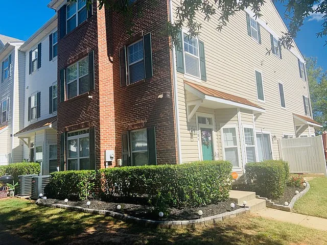 2201 Raven Rd #1 - Photo 3 of 21