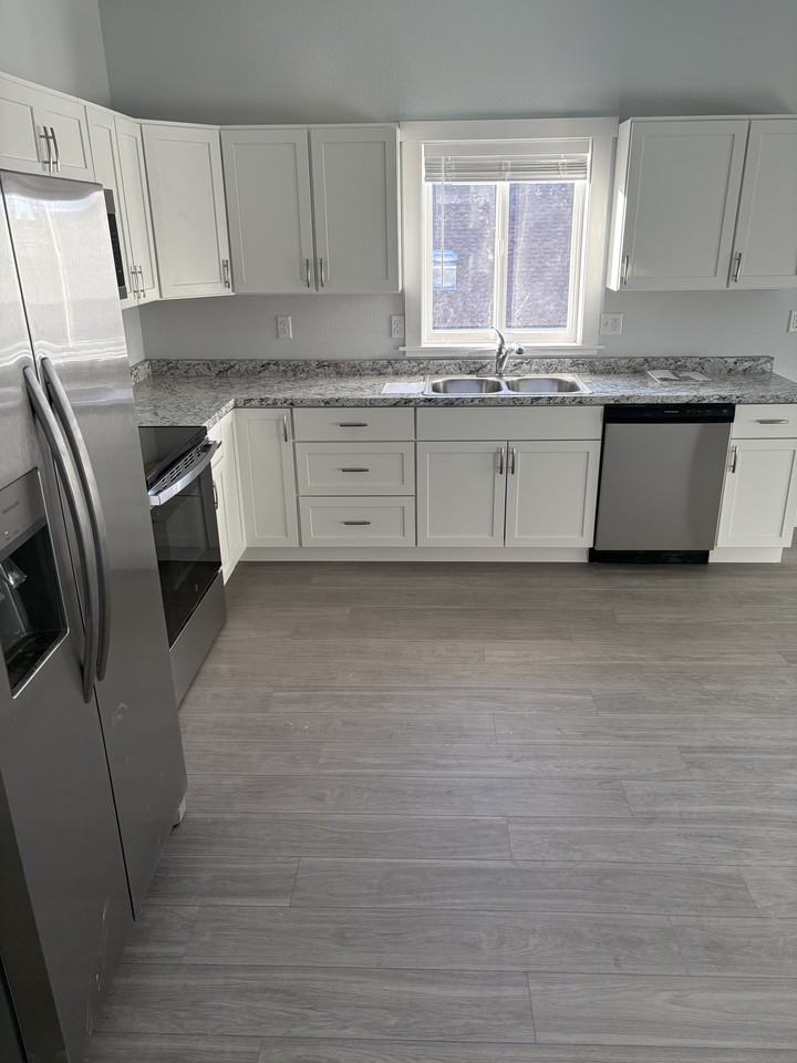 421 E Glendale St #1 - Photo 3 of 13