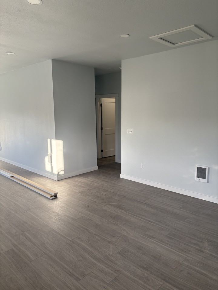 421 E Glendale St #1 - Photo 4 of 13
