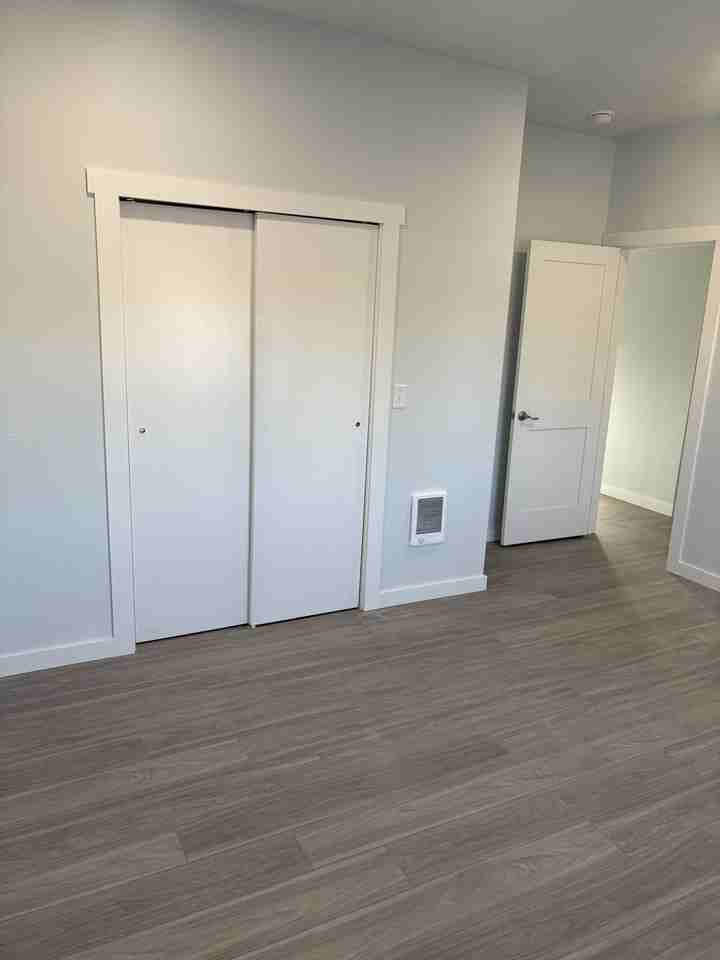 421 E Glendale St #1 - Photo 6 of 13