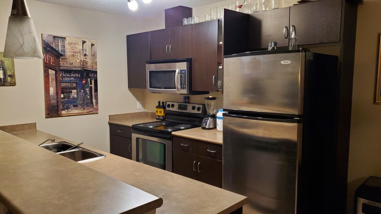 321, 1180 Hyndman Road - Photo 2 of 7
