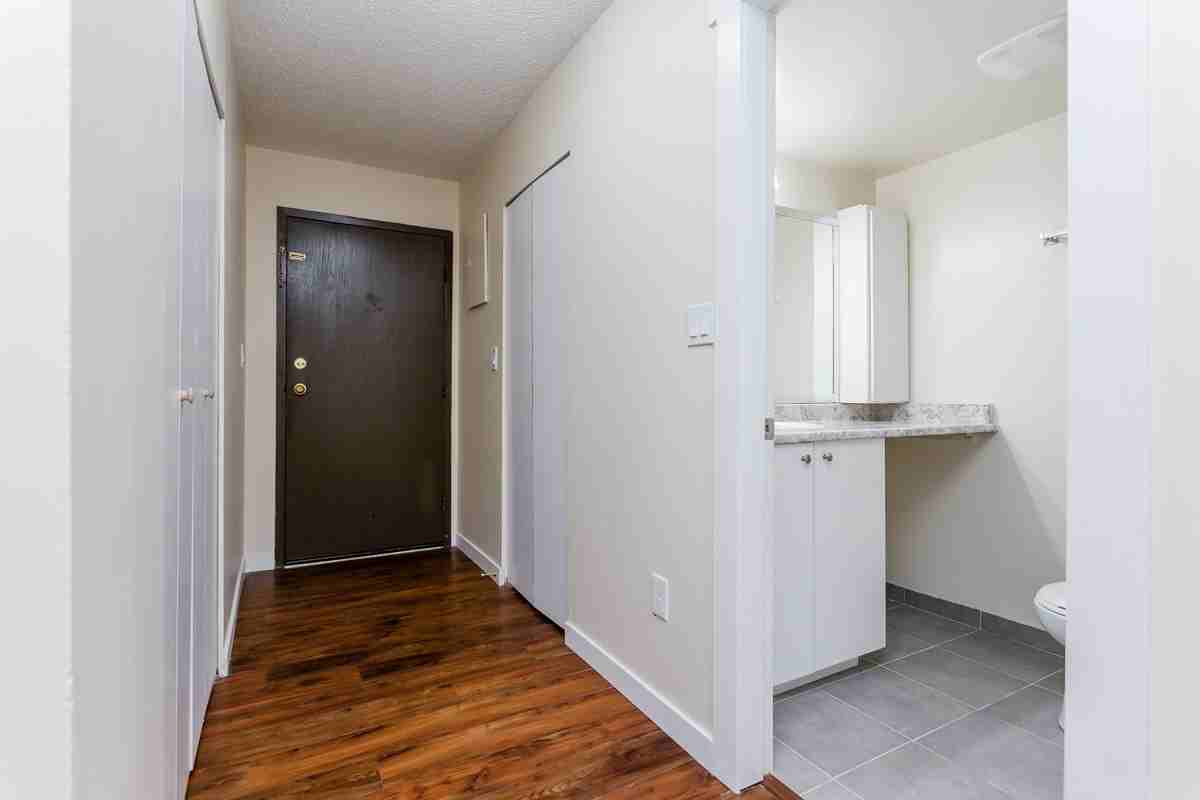 Ashley House Apartments - Photo 5 of 13