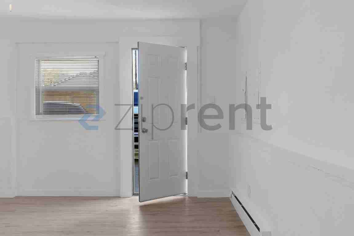 1611 S 84th St - Photo 2 of 14