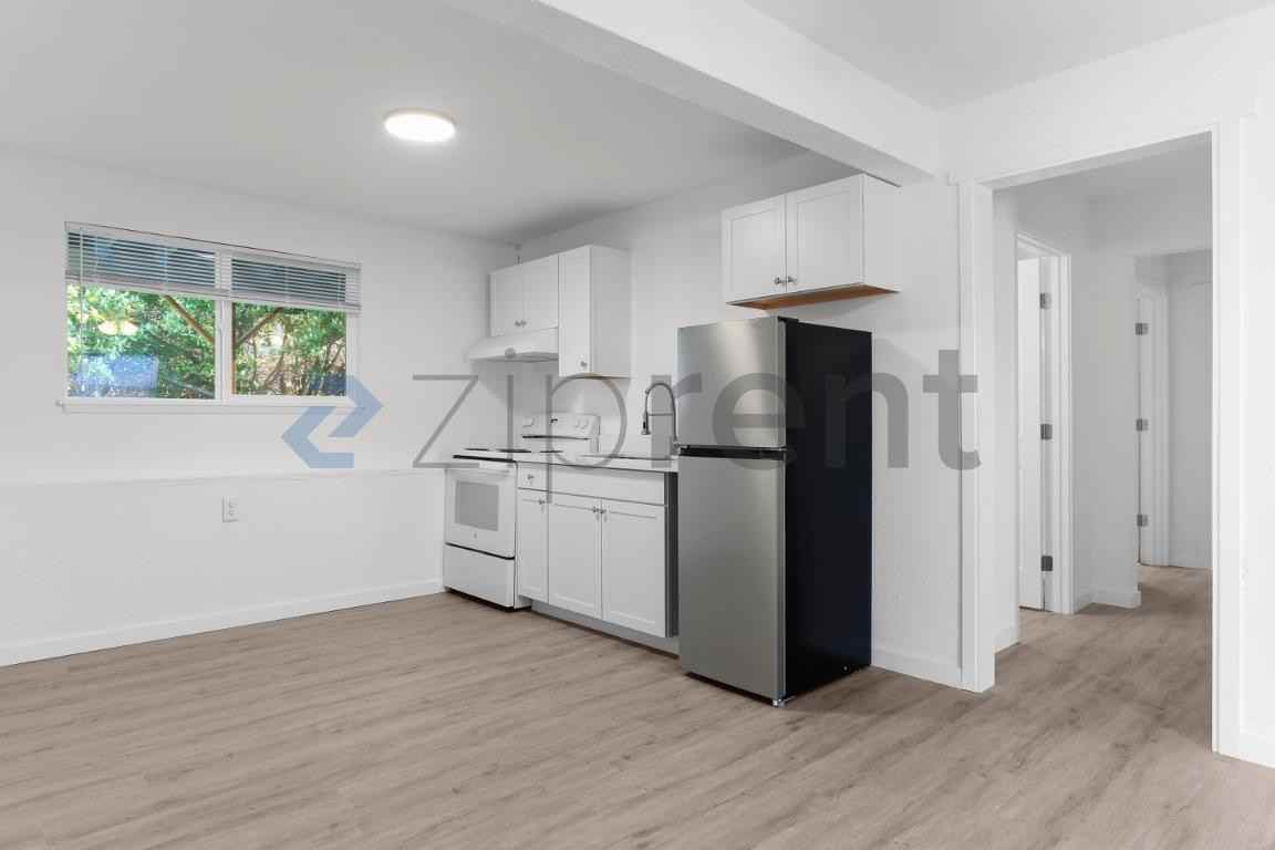 1611 S 84th St - Photo 4 of 14